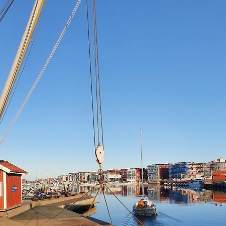 50 M Till Bad I Centrala Skaerhamn 外观 照片