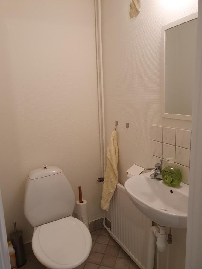 50 M Till Bad I Centrala Skaerhamn 外观 照片