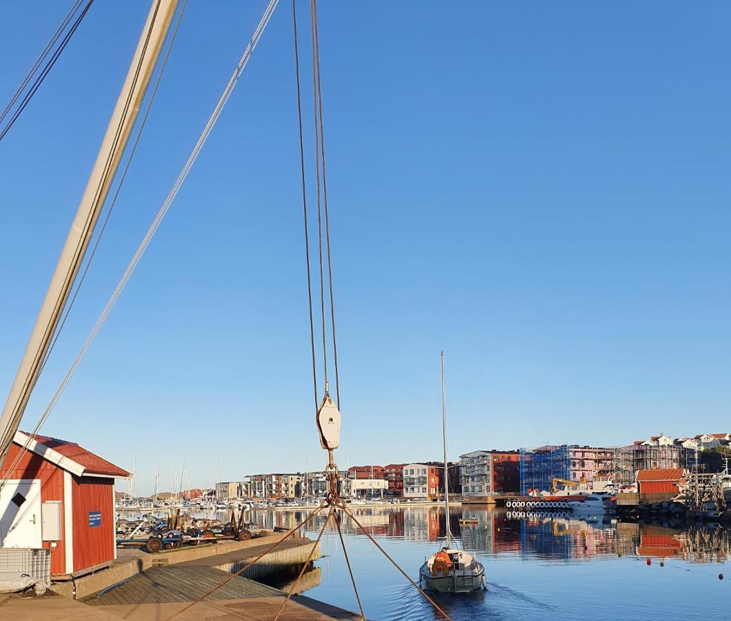 50 M Till Bad I Centrala Skaerhamn 外观 照片
